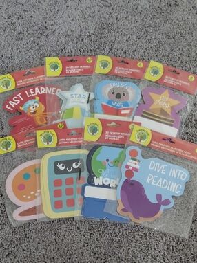 Teaching Tree Classroom Decor and 3D Desktop Reward (Lot of 8)